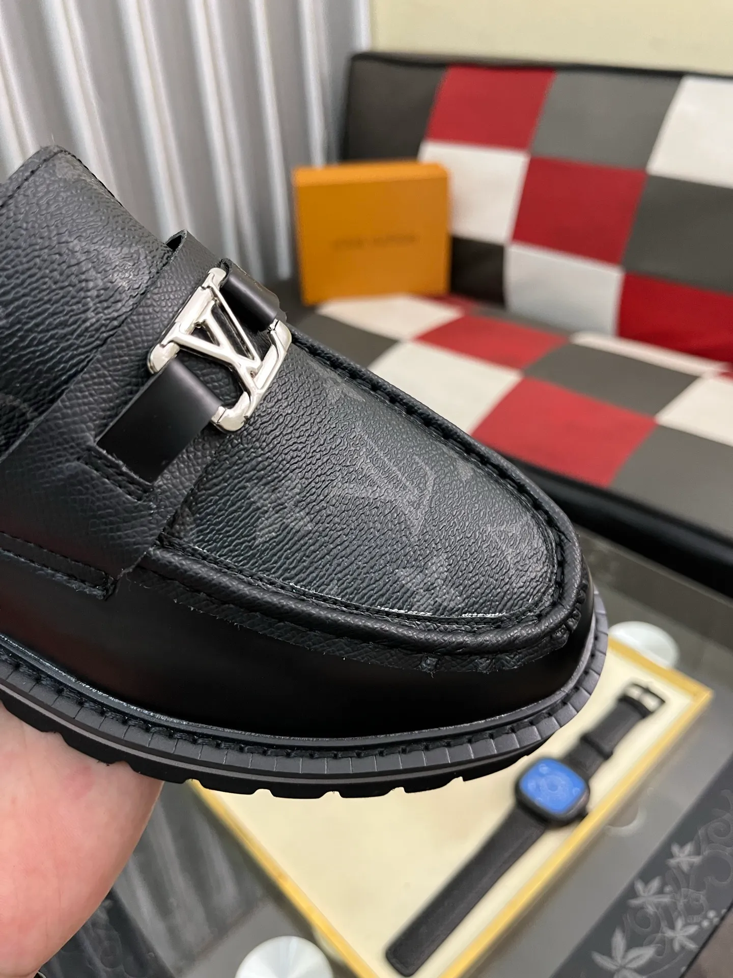 Men's shoes💰458⌚️⌚️[Louis Vuitton (LV)] High-end business formal leather shoes🍀luxurious and elegant style, paying equal attention to practicality and style, professional focus on details and quality, counter original 1⃣️: 1⃣️super accurate reproduction👍🏻! Material: The upper is made of imported original calfskin➕imported Italian cowhide leather. Original anti-slip and wear-resistant outsole! Code number: 38--443️⃣Colors available